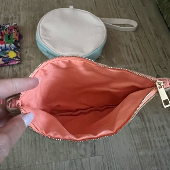 Make up bag bundle - Picture 3 of 8